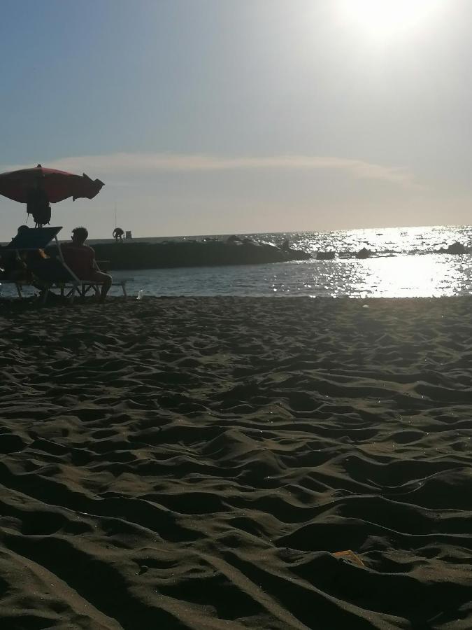 Residenze Ohana 피우미치노 외부 사진